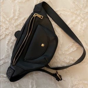 Belt bag! Fits your jeans 🙏